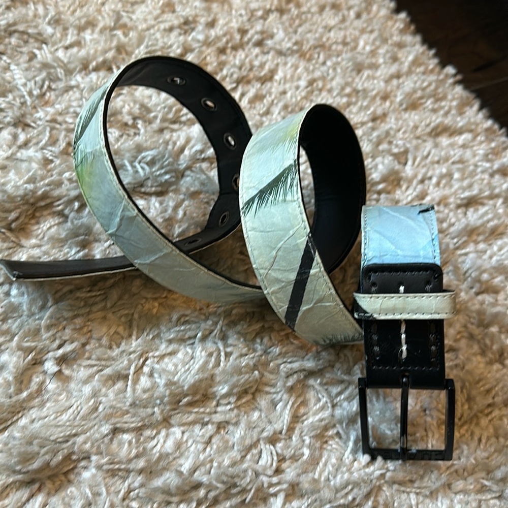 Cuater by Travis Mathew paper belt - size medium